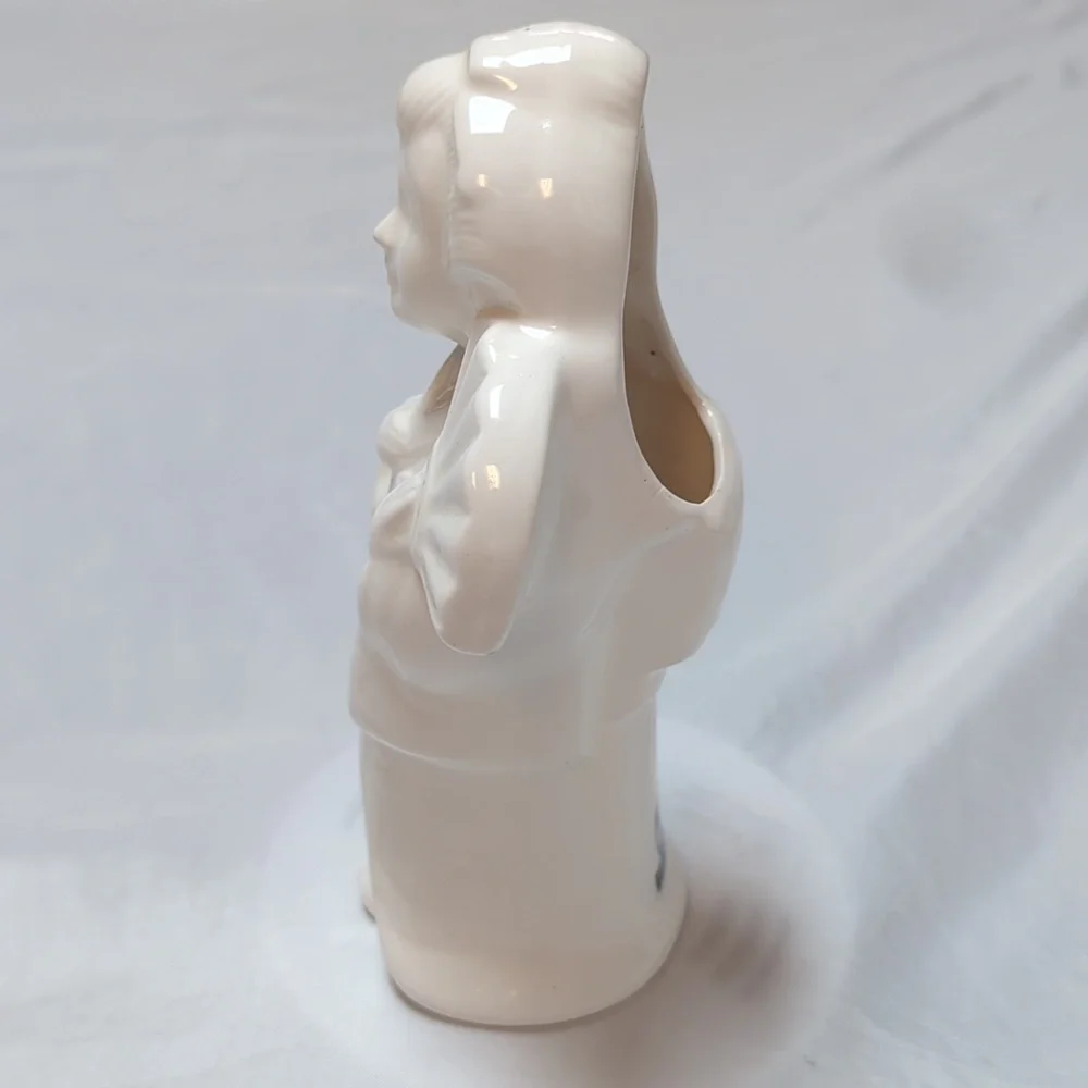 White Geisha with Fan Ceramic Benihana Figurine Vase 8